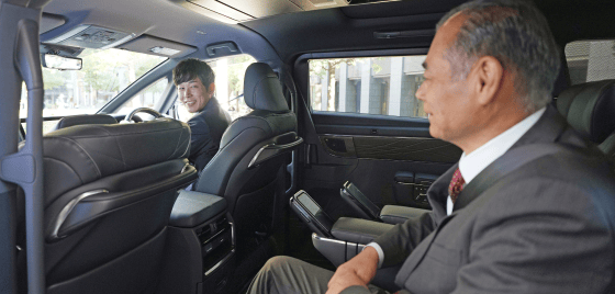 役員送迎にアルファード（車内イメージ）｜国際ハイヤー